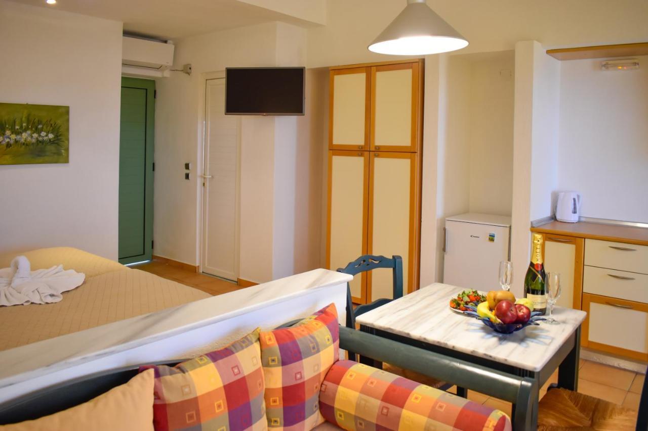 Hotel Dafni Szkiáthosz Kültér fotó