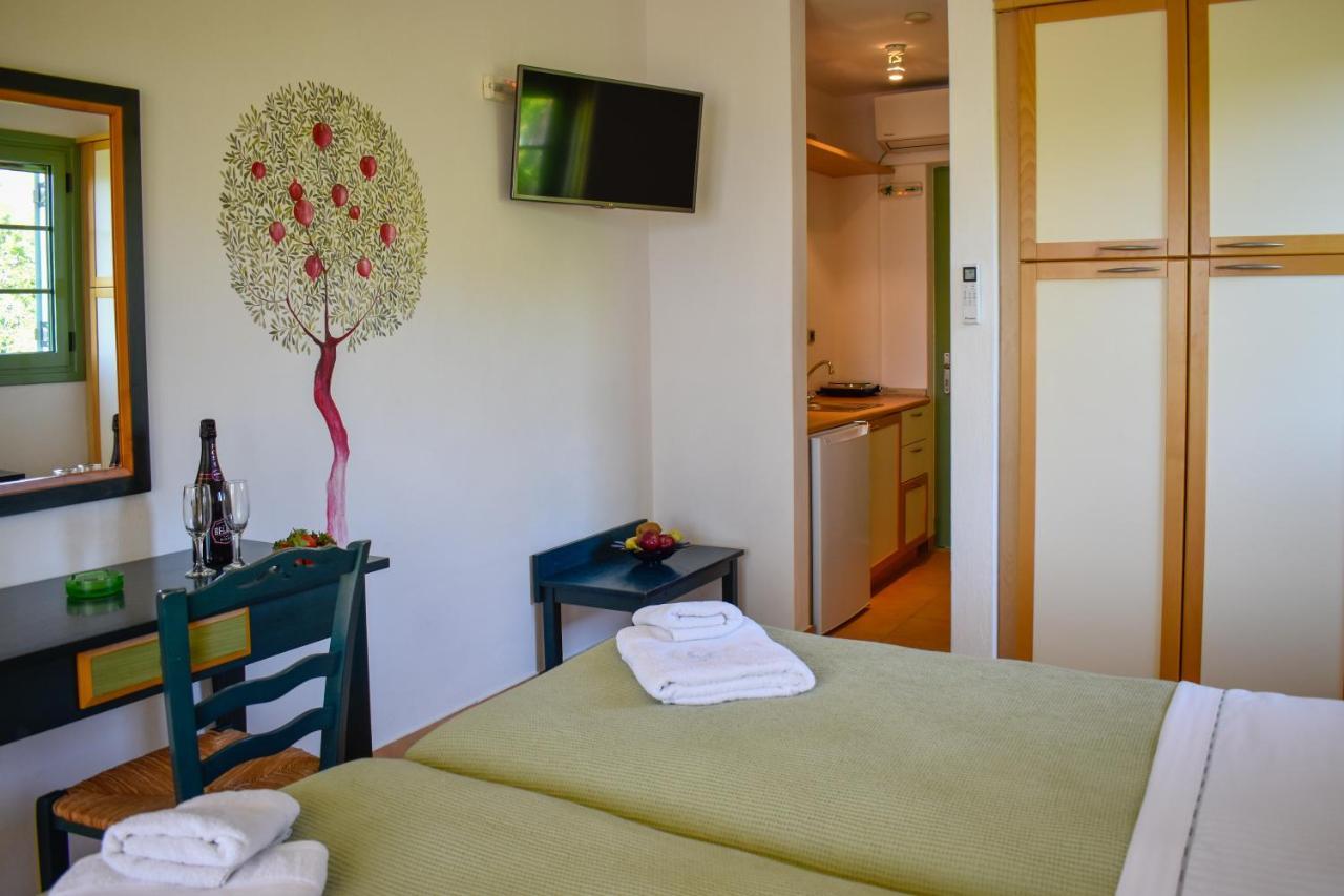 Hotel Dafni Szkiáthosz Kültér fotó